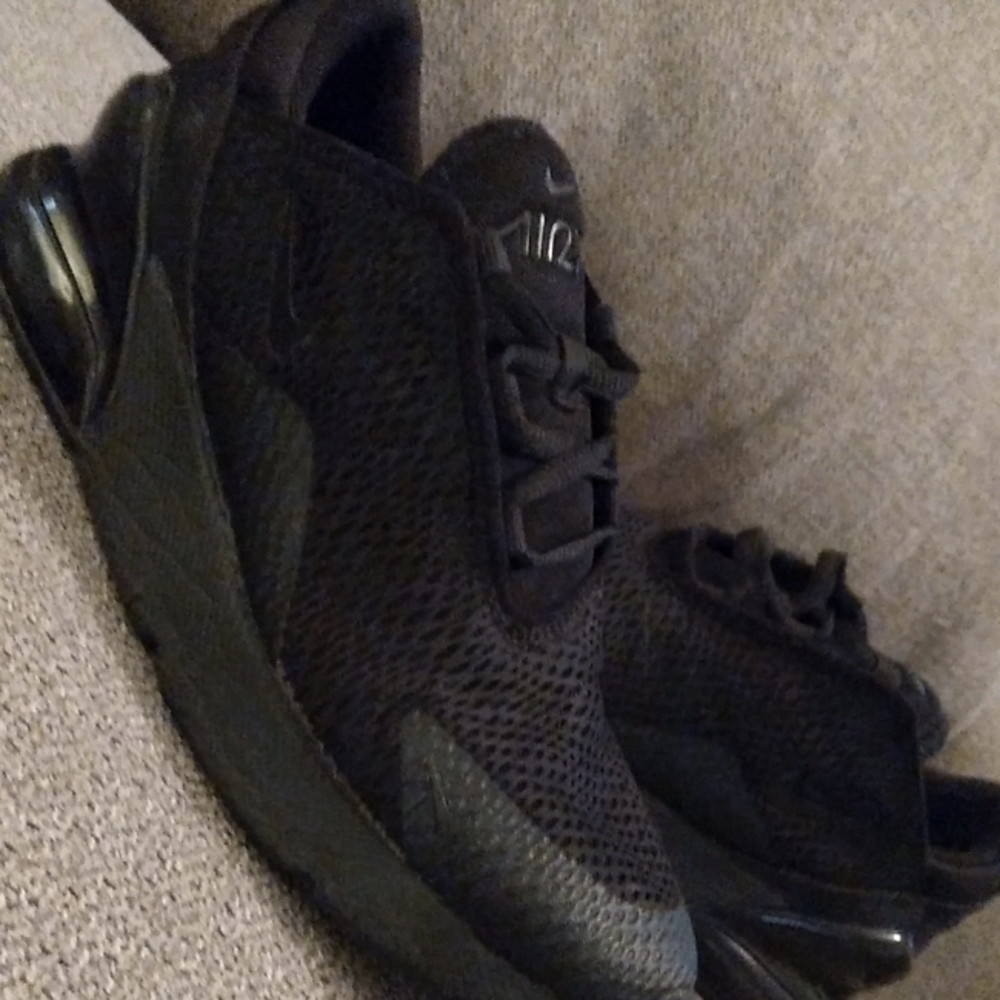 NIKE AIR MAX 270 - TRIPLE BLACK - YOUTH SIZE 2